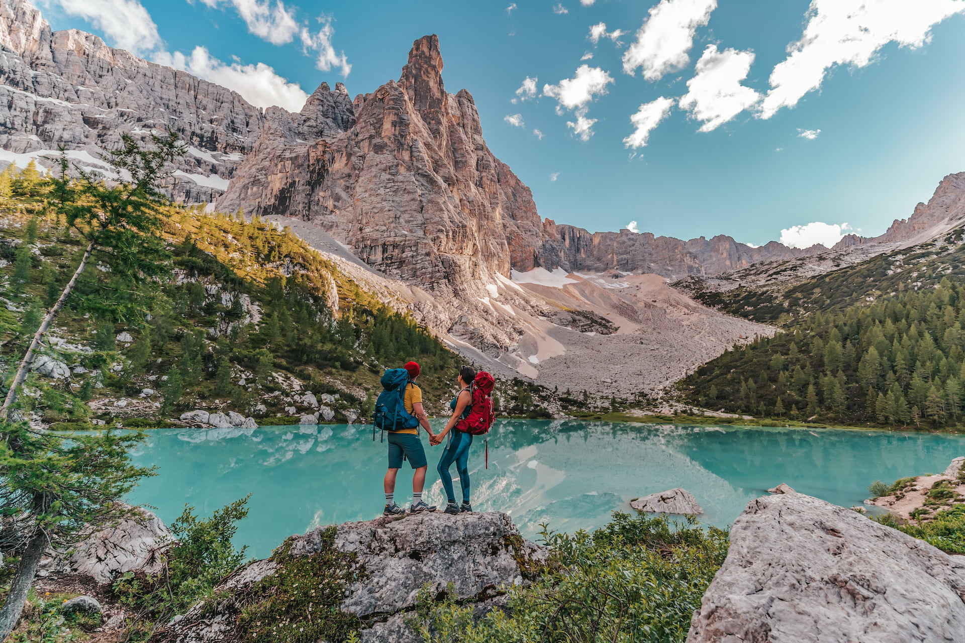 Leistungsseite Steuerberatung bei Preusche — Hintergrundbild Berge.